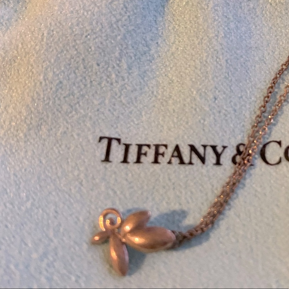 Paloma Picasso Olive Leaf small pendant.